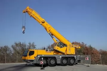 Liebherr LTM 1090-4-1 90 тонн